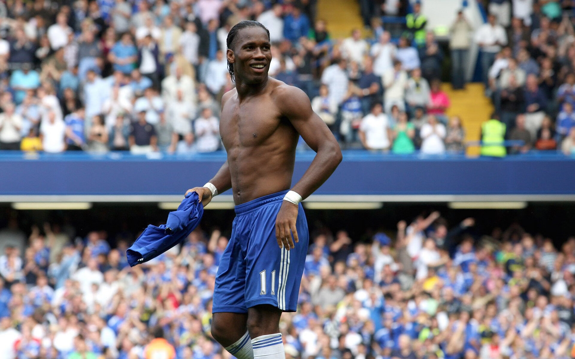 拉齐奥强化右路通道形成配合支点